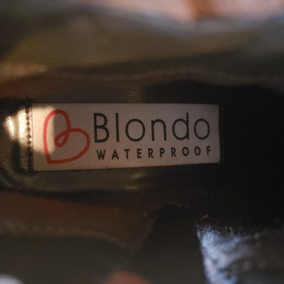 CLOSING SALE Blondo Waterproof Brown Ankle Boots - Picture 7 of 8